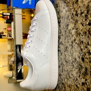 Size 6.5 Adidas Stan Smiths